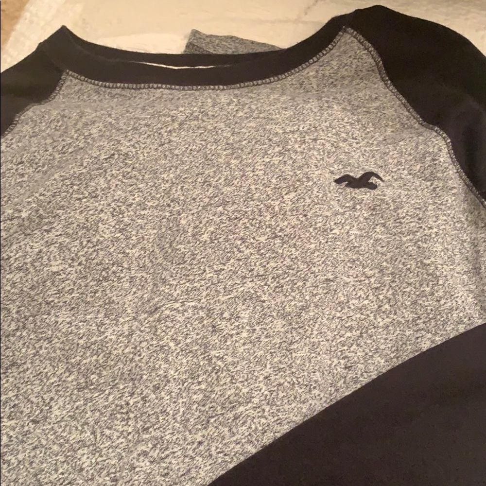 hollister long sleeve grey body black sleeves